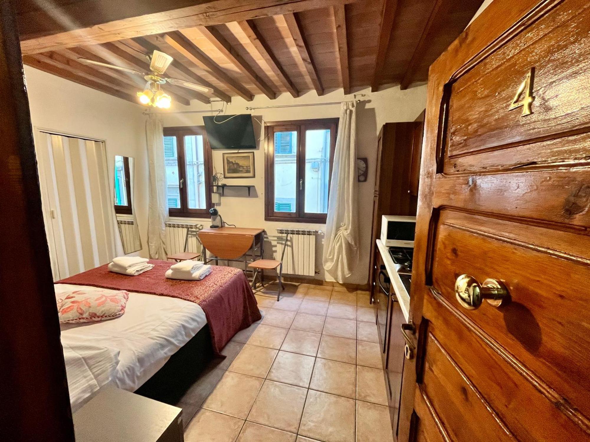 Mini Studio Very Central Close To The Train Station Florencia Exterior foto